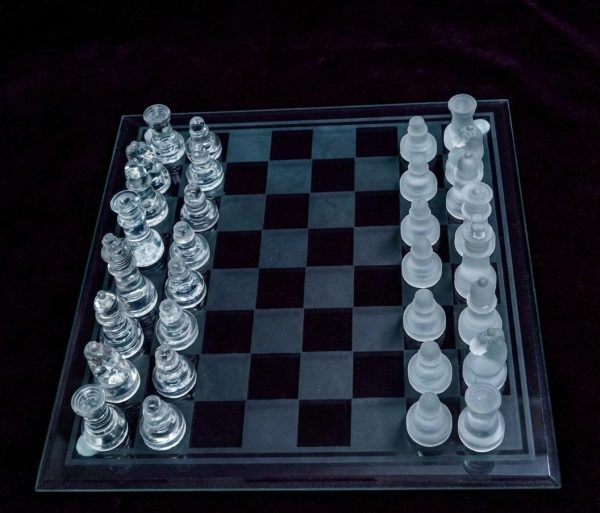 GLASS CHESS 25X25CM